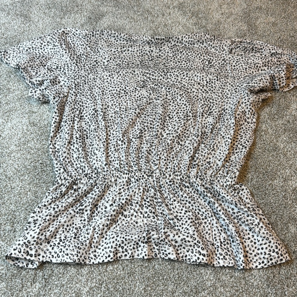 Lucky Leopard Ruffle Blouse - Picture 4 of 5